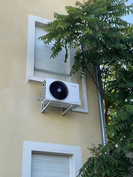 Installation d’une climatisation BOSCH Climate 6000i – 3,5 kW à Leyment (01150)