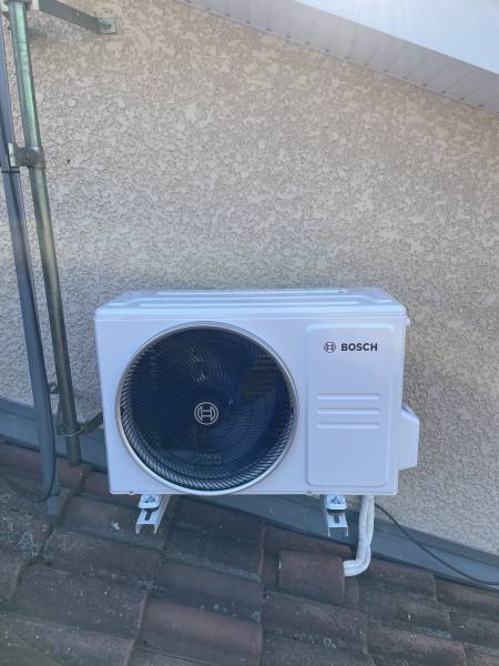 Installation d’un climatiseur mono-split Bosch 6000i à Lagnieu (01)