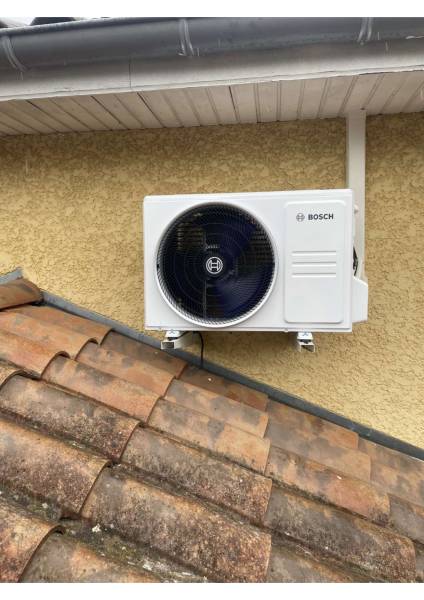 Installation de deux climatisations mono-split BOSCH Climate 6000 à Chavanoz (38230)