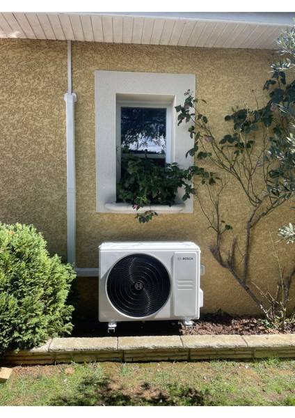 Installation de deux climatisations mono-split BOSCH Climate 6000 à Chavanoz (38230)