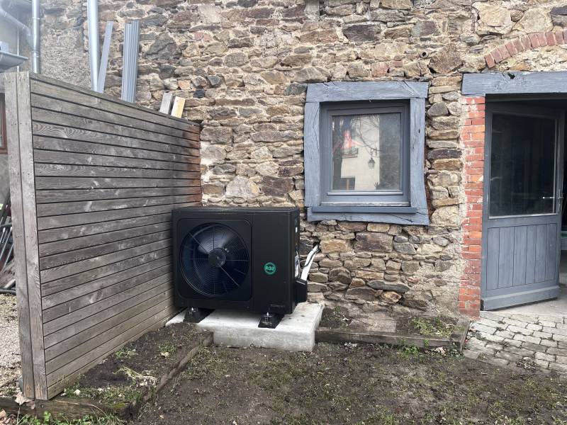 Remplacement de chaudière Gaz par une pompe à chaleur DIMPLEX à chabanière