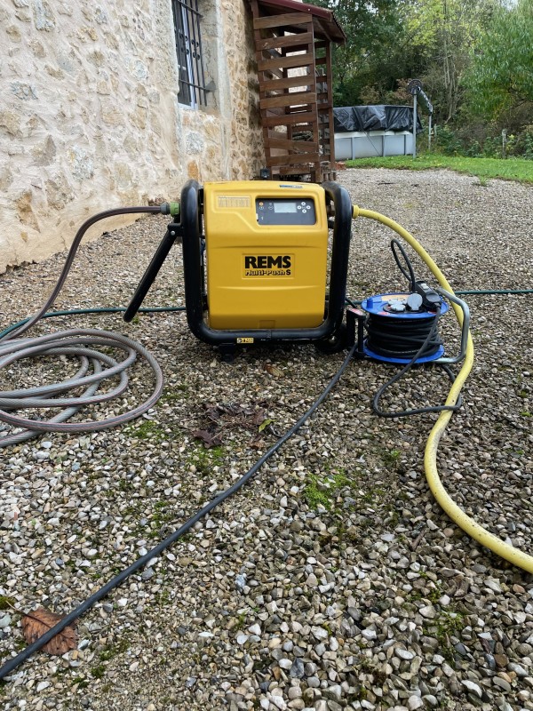 Désembouage d'une installation sur la commune d'Ambérieu en Bugey