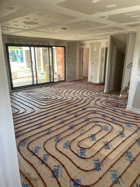 Installation d'un Plancher Chauffant dans une Villa à FOUR